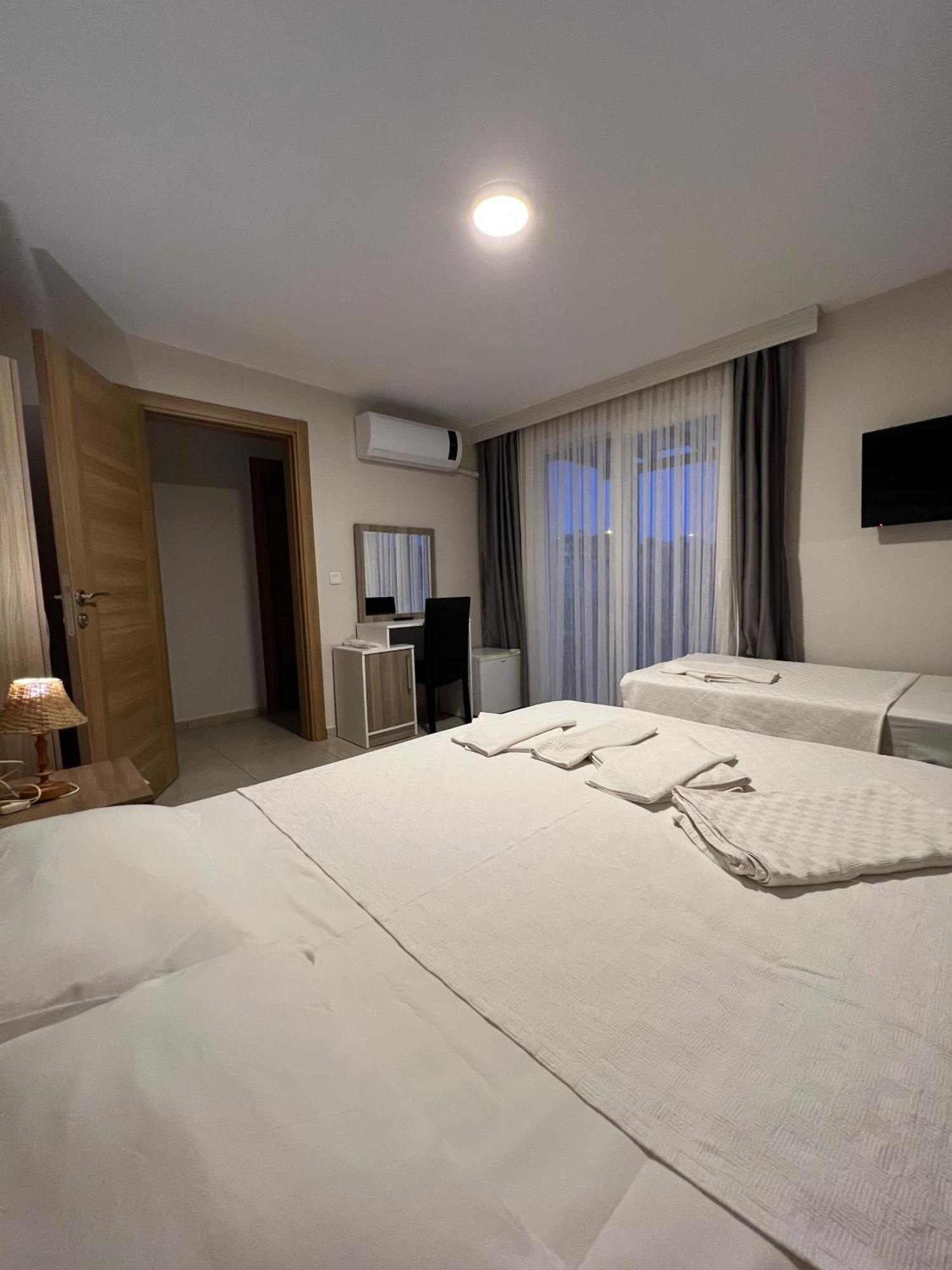 Bayram Hotel Çeşme Exterior foto
